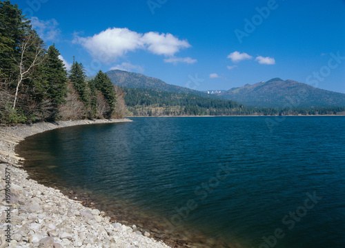 然別湖の湖畔（北海道・鹿追町）
