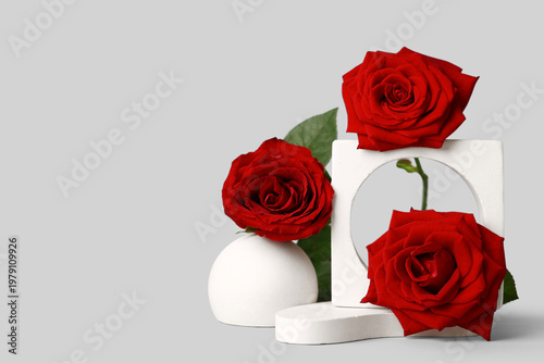 Decorative podiums with bea...