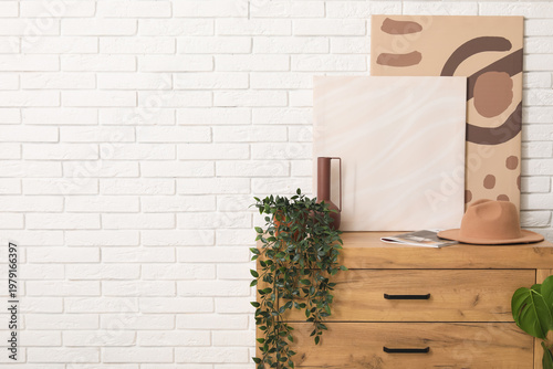 Chest of drawers with pictu...