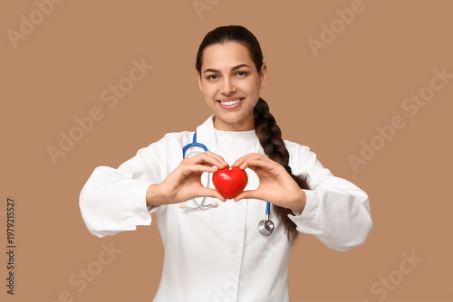 Portrait of female doctor w...