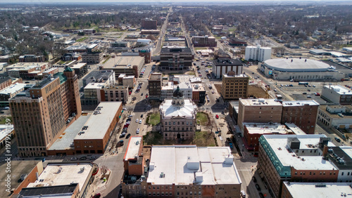 Obraz na płótnie Drone view of Bloomington Illinois city center with courthouse and downtown