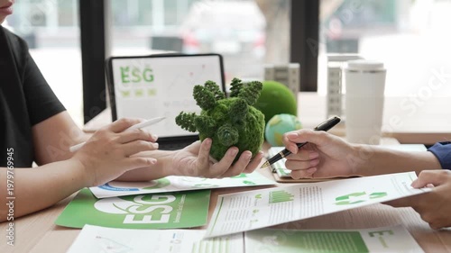 A group of Asian business leaders discussed ESG strategies, risk management, workshops on SDG reports, climate change, green finance, and environmentally friendly investment.