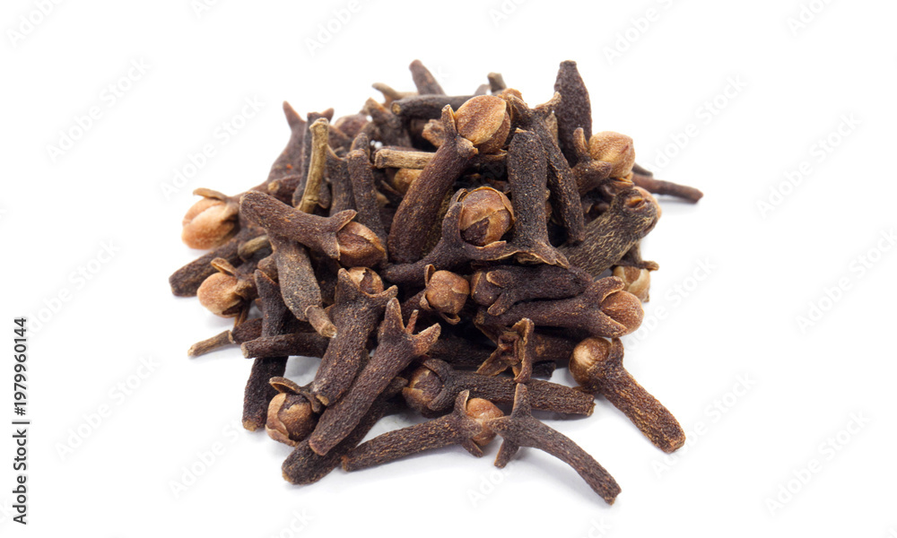 Fototapeta premium Spice cloves isolated on white background