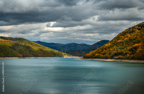 Foto Zlatar Lake near the town of Kokin Brod on Mount Zlatibor in Serbia