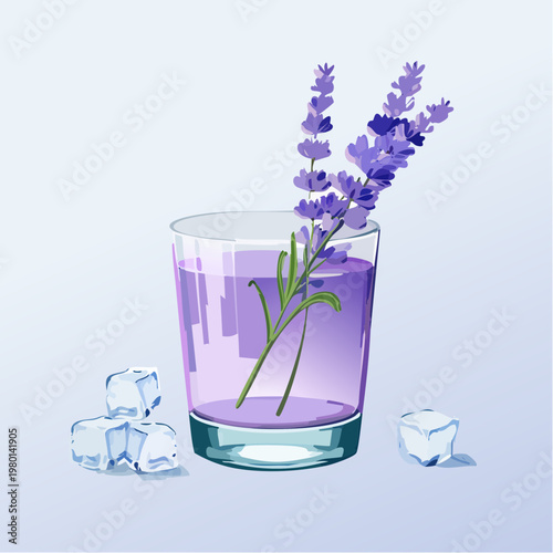 Erfrischendes Lavendelwasser mit Blüten in Glas