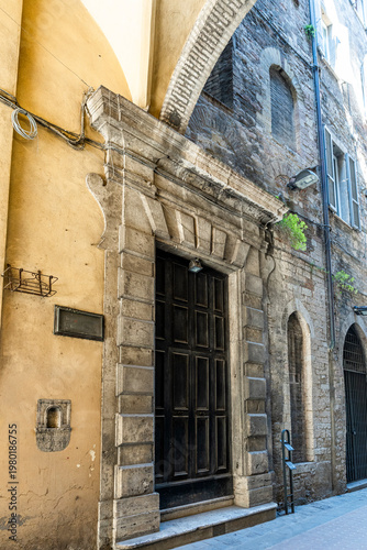 Tablou pe pânză Facade of the former Church of the Suffragio, embedded between buildings in Via