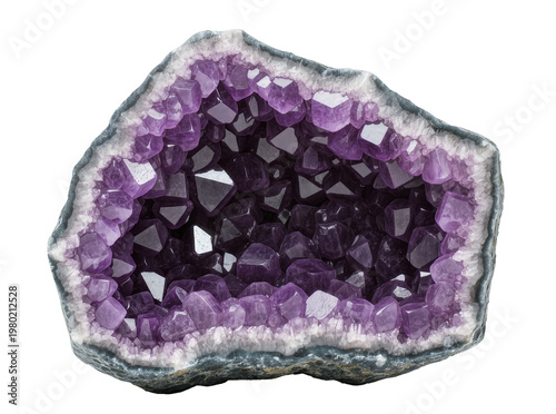 Bild auf Leinwand Isolated exquisite natural amethyst geode displaying vibrant purple quartz cryst