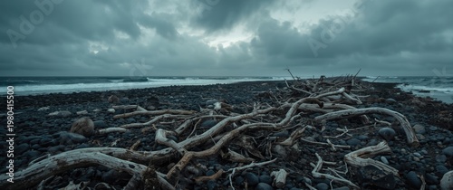 Unsettled ocean horizon wit...