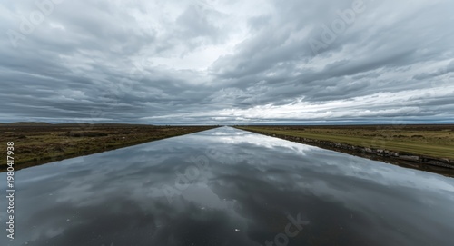 Tranquil water mirror showi...