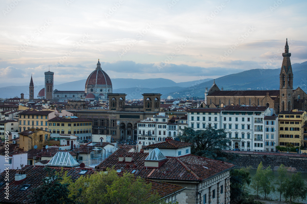 Obraz premium Sunset view of Florence skyline from Piazzale Michelangelo