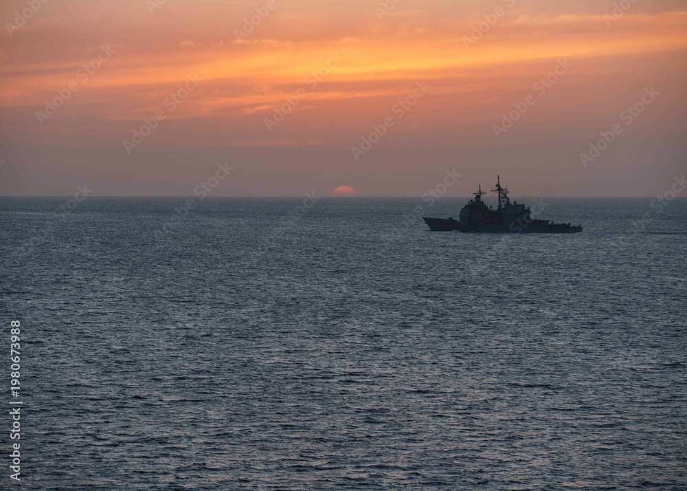 Fototapeta premium sunset over the sea