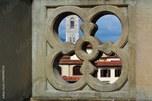 Tableau sur toile View of Giotto's Campanile, the bell tower of the Cathedral of Santa Maria del F