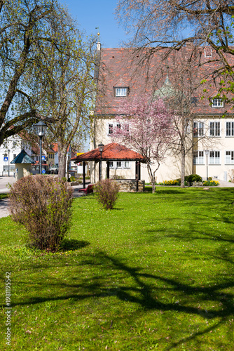 Park beim Rathaus in der Gemeinde Winterlingen, Zollernalbkreis