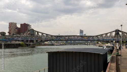 Viaduc sur la seine