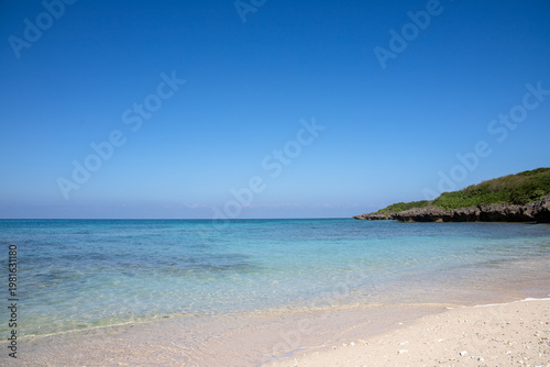池間島のイキヅービーチに広がる宮古ブルーの海