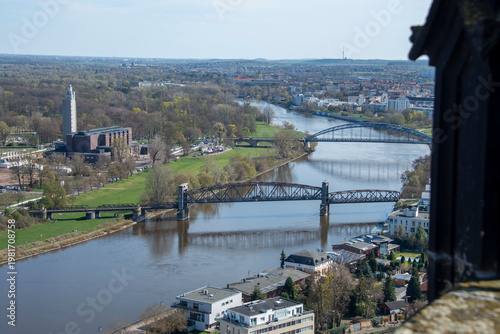 Hubbrücke, Albin-Müller-Turm, Stadthalle, Stadtpark Rotehorn, Magdeburg, Sachsen-Anhalt, Deutschland