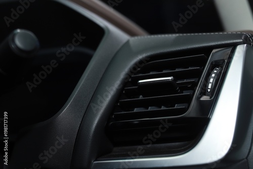 Car cooling system Car air conditioning inspection