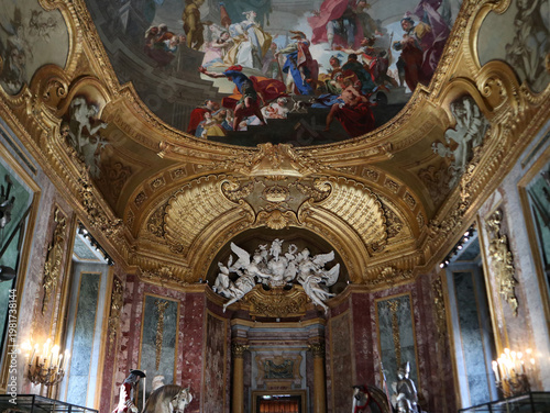 Photos Affresco antico sul soffitto della magnifica Armeria Reale di Torino, situata al
