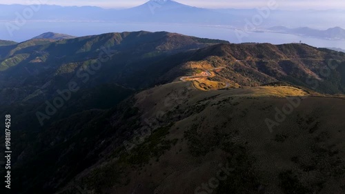 伊豆半島から撮影した高原と富士山