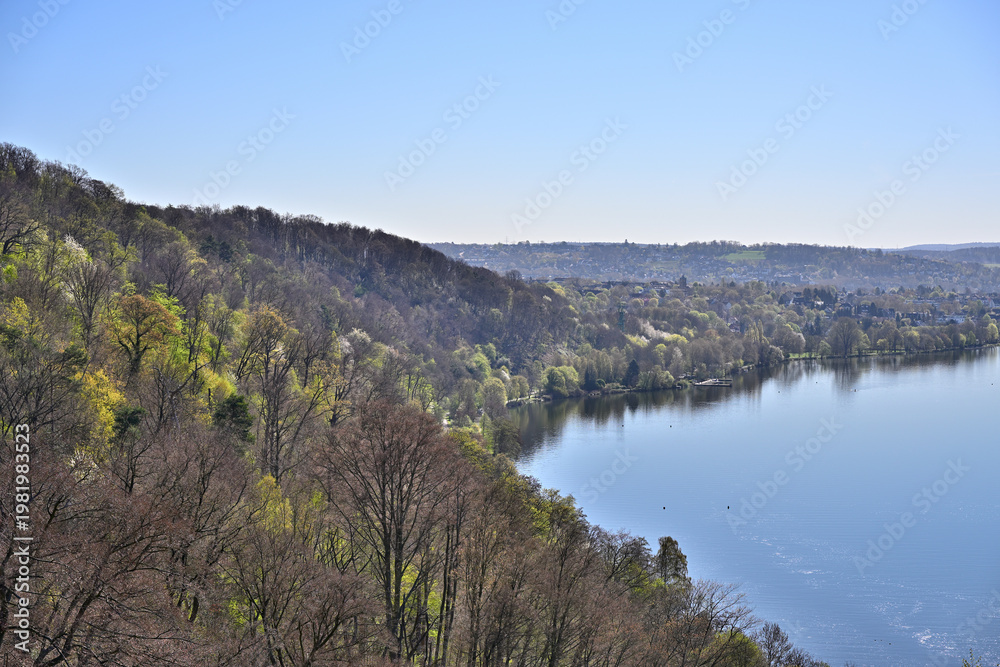Naklejka premium Baldeneysee im Frühling-8