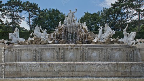 Canvas Print Neptune fountain in the park of Schonbrunn palace, Vienna, Austria
