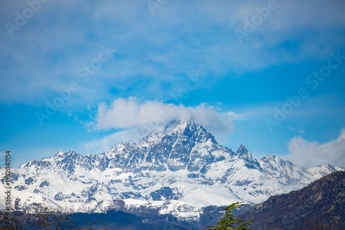 Foto Monviso, province of Cuneo, Piedmont region, is the highest mountain in the Cottian Alps, located near the French border, the Po Valley, and the Varaita Valley