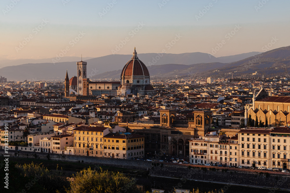 Fototapeta premium Iconic Florence Cityscape with Duomo and Arno River at Golden Hour