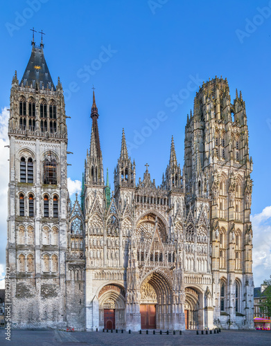 Cuadro en lienzo Rouen Cathedral, France, low angle view of main facade
