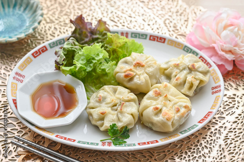 焼いたニラ饅頭