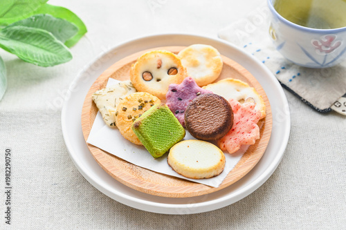 おせんべいと洋菓子