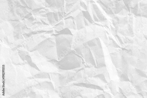 Textura de papel arrugado blanco con pliegues sutiles y estilo grunge minimalista con fondo semi transparente