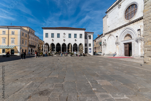 Cuadro en lienzo Il Palazzo della Loggia in piazza Tito a Capodistria, Slovenia