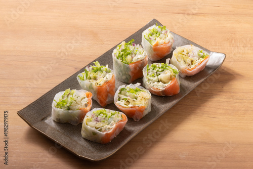 生春巻き（スモークサーモンとクリームチーズ）