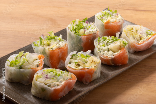 生春巻き（スモークサーモンとクリームチーズ）