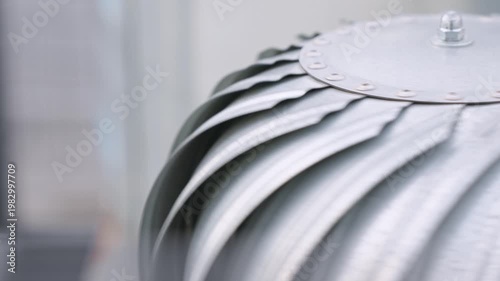 Slow rotation of the turbo deflector