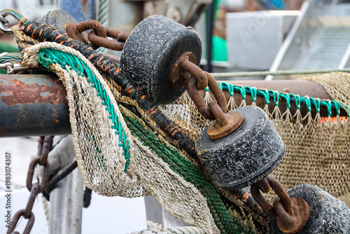 Details und Ausrüstung eines Krabbenkutters an der Nordsee.
