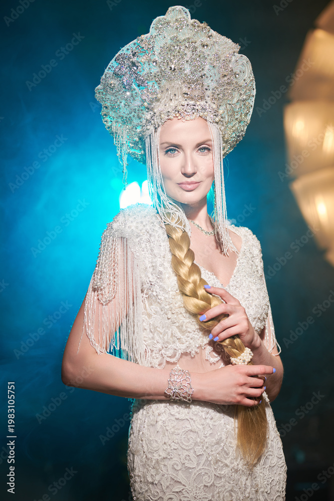 Naklejka premium Royal Bridal Fantasy
