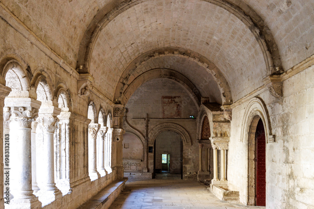 Obraz premium Cloister of the Abbey of Montmajour, Arles, Provence, France, Europe