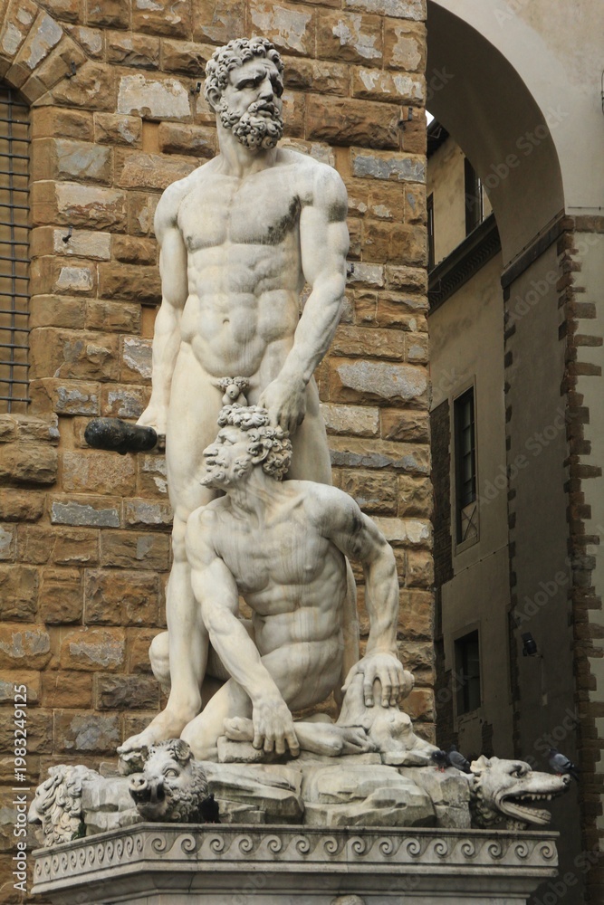 Obraz premium Editorial photo from September 13, 2015 about a statue of Hercules and Cacus by Baccio Bandinelli, located in the Piazza della Signoria in Florence, Italy, depicting the mythological battle.