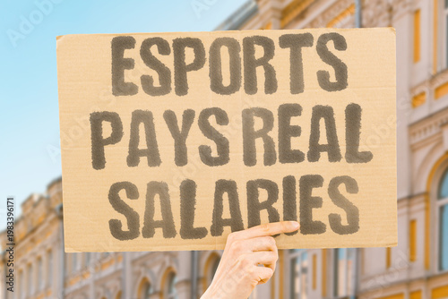 Foto "Esports Pays Real Salaries" Top-tier professional esports athletes now earn compensation packages comparable to mainstream professional athletes