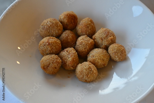 Crocchette di carne fritte ed impannate