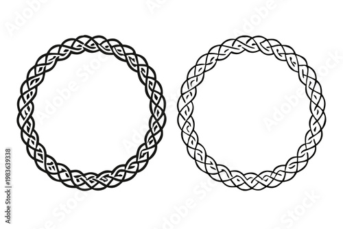Quadro su tela Two ornate circular celtic knotwork frames against a dark background