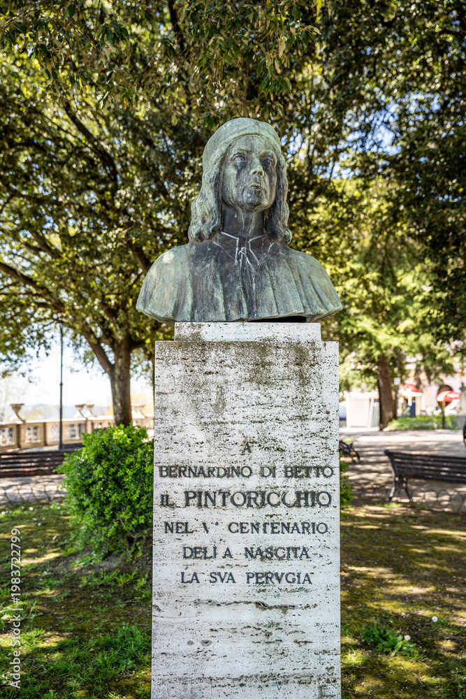 Fototapeta premium Bronze bust of Bernardino di Betto, known as Il Pinturicchio, Umbrian Renaissance painter celebrated for his frescoes in the Vatican Borgia Apartments in Giardini Carducci, Perugia, Italy