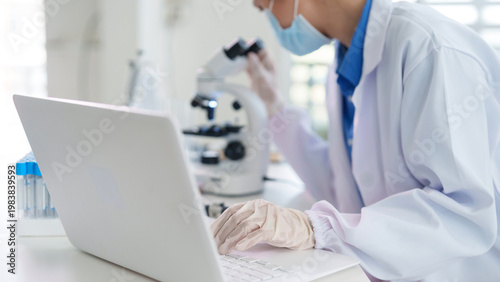 Photos Asian adult scientist researcher medical professional performs scientific resear