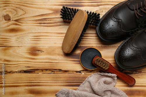 Brushes, shiny shoes, cloth...