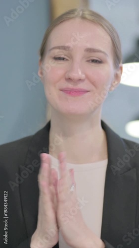 Wallpaper Mural Portrait of Businesswoman Clapping in Appreciation, Vertical Video Torontodigital.ca