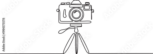 continuous line drawing of retro film camera on tripod. single line drawing of vintage film camera. one line Icon drawing