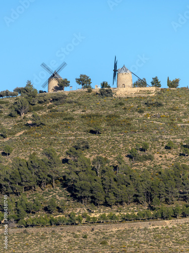 MOLINOS DE VIENTO DE ALCUBLAS, EN LA PROVINCIA DE VALENCIA. ESPAÑA. EUROPA