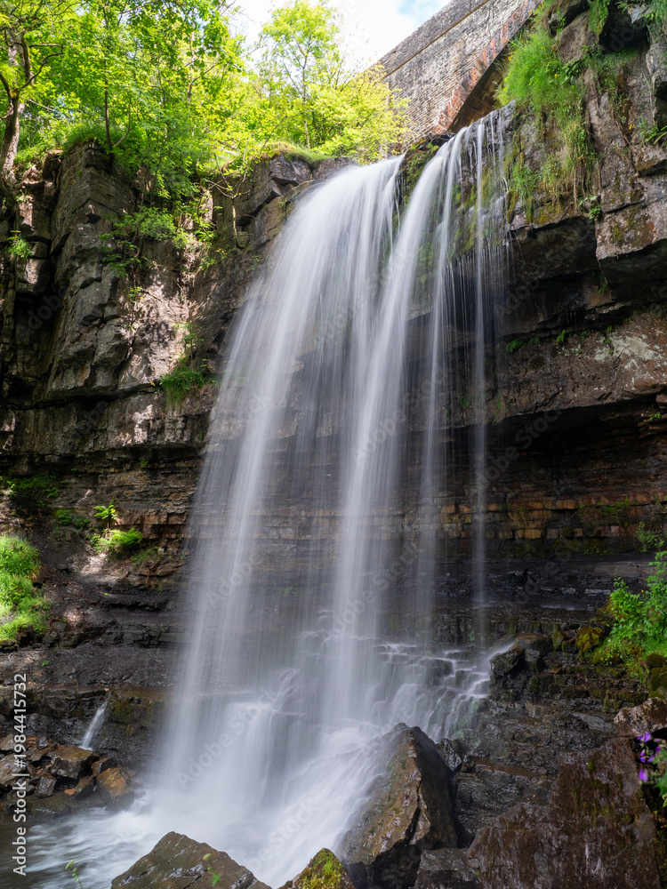 Obraz premium Waterfall Yorkshire Dales England with bridge