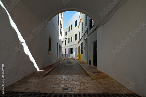 Rue pavée dans la vieille ville de Ciutadella